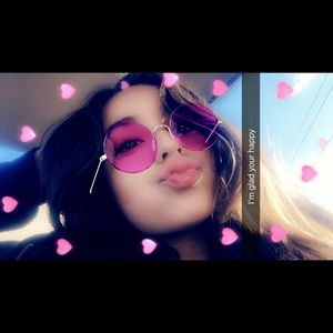 Meet your Posher, Raquel